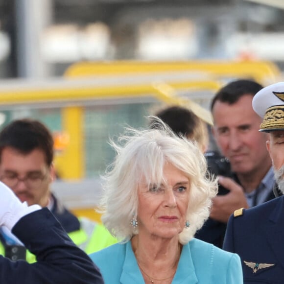 Le roi Charles III d'Angleterre et Camilla Parker Bowles, reine consort d'Angleterre, quittent Bordeaux après une visite officielle de trois jours en France, le 22 septembre 2023. Le couple royal britannique était en visite en France du 20 au 22 septembre 2023. 