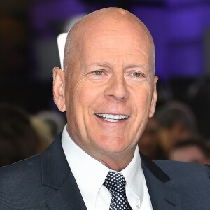 L'occasion de revenir sur l'état de santé de l'acteur, lui qui est atteint de démence.
Bruce Willis à la première de "Glass" à Londres.