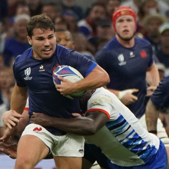 Sur Instagram, le demi de mêlée vient de publier une série de photos.
Antoine Dupont (France) - Prince Gaoseb (Namibie) - Coupe du Monde de Rugby France 2023 du match de Poule A entre la France et la Namibie (96-0) au stade Velodrome à Marseille le 21 septembre 2023.