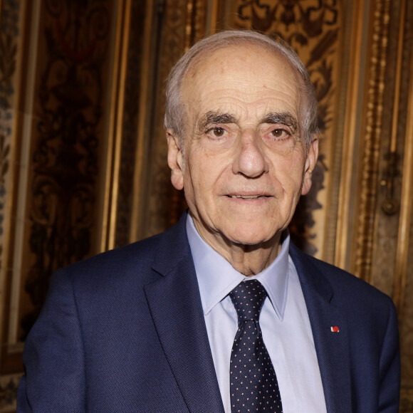 C'est ce que vient de révéler un proche de la famille du défunt ce mercredi sur BFMTV.
Portrait de Jean-Pierre Elkabbach
