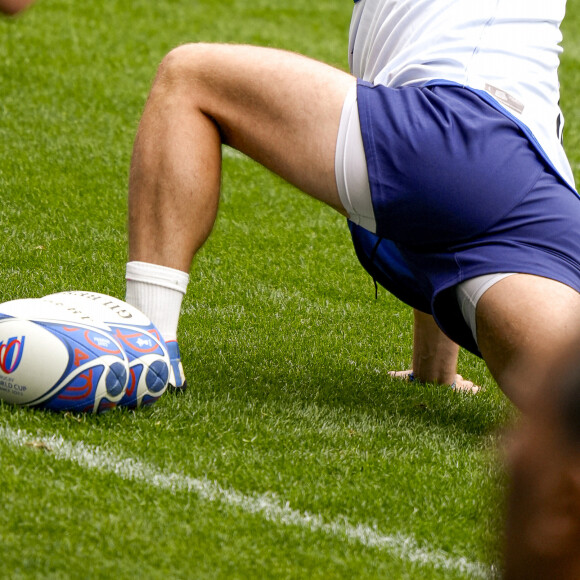 Antoine Dupont lors d'une séance d'entraînement au stade OL de Decines-Charpieu, près de Lyon, dans le sud-est de la France, le 4 octobre 2023, lors de la Coupe du monde de rugby en France 2023. 