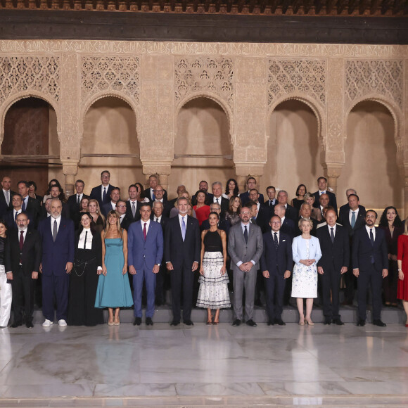 Felipe VI d'Espagne, Letizia d'Espagne et Volodymyr Zelensky assistent à un dîner avec les chefs d'Etat et le Gouvernement, au Sommet de l'Union Européenne, au Palais de l'Alhambra à Grenade, 5 octobre 2023. Grenade, Espagne.