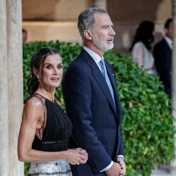 Letizia a été particulièrement brillante ce jeudi lors d'une rencontre européenne.
Felipe VI et la reine Letízia, avant le dîner officiel du sommet européen à l'Alhambra à Grenade, Andalousie, Espagne. Photo by Alex Camara/Europa Press/ABACAPRESS.COM