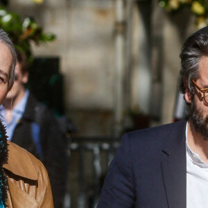 Delphine Ernotte et Stéphane Sitbon-Gomez - Obsèques du journaliste Jean-Pierre Elkabbach au cimetière du Montparnasse dans le 14ème arrondissement de Paris, France, le 6 octobre 2023. © Christophe Clovis/Bestimage 