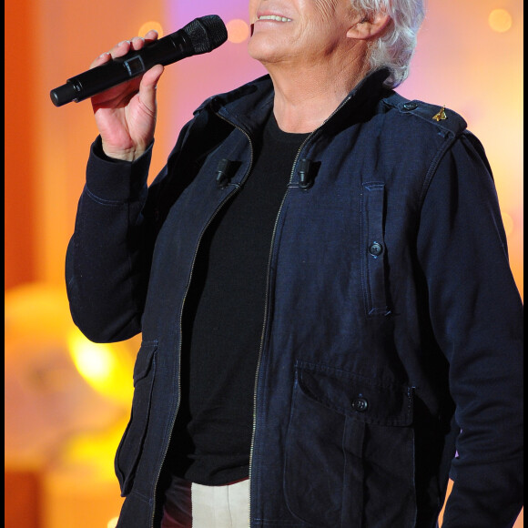 Michel Sardou dans "Vivement Dimanche" le 8 septembre 2010