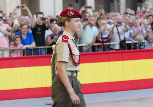 La princesse Leonor participe à l'offrande des cadets à la Vierge du Pilar dans la basilique patronale de l'Hispanité de l'Académie Générale Militaire de Saragosse, le 6 octobre 2023. 