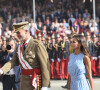 Felipe VI et sa femme Letizia étaient présents, ce samedi matin et ont été très émus.
Le roi Felipe VI et la reine Letizia d'Espagne, lors de la prestation de serment du drapeau au Patio de Armas de l'Académie Générale Militaire de Saragosse,Espagne, le 7 octobre 2023. 
