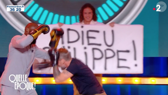 Philippe Caverivière se bat avec le champion de MMA Cédric Doumbé sur le plateau de "Quelle époque !"
