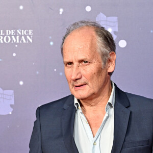 Hippolyte Girardot lors de la cinquième soirée de la 5ème édition du festival Cinéroman au cinéma Pathé Gare du Sud, à Nice, France, le 6 octobre 2023.