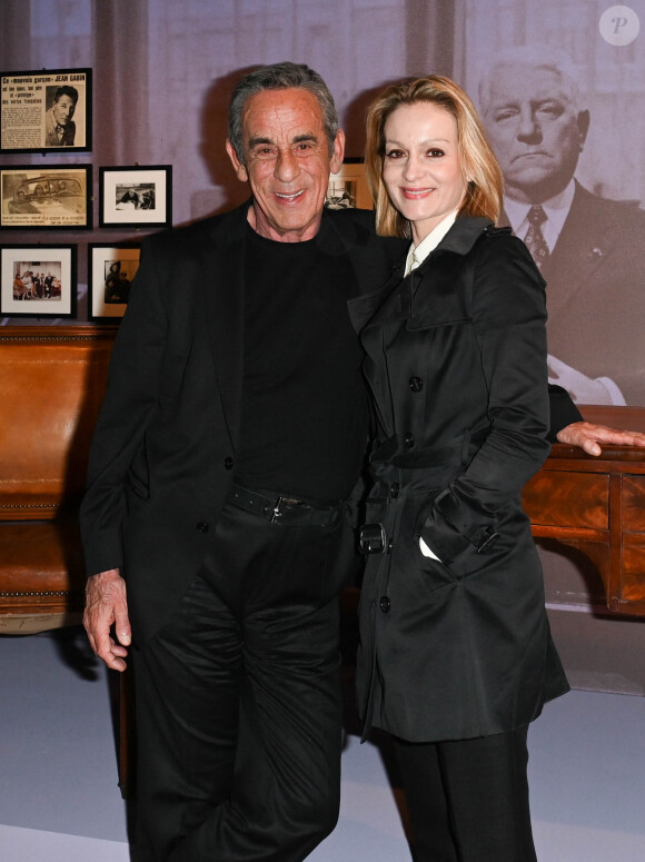 Thierry Ardisson et sa femme Audrey Crespo-Mara - Vernissage de l'exposition Jean Gabin à l'Espace Landowski / Musée des Années 30 à Boulogne-Billancourt le 8 mars 2022. © Coadic Guirev/Bestimage