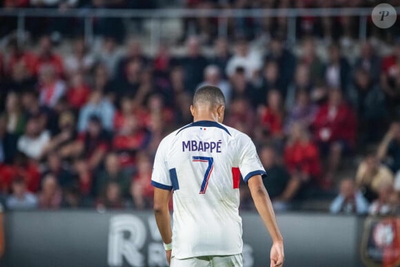 Il est allé présenter ses condoléances à la famille du défunt à Bondy,
Kylian Mbappe (Paris SG) lors du match de Ligue 1 Uber Eats "Rennes - PSG (1-3)" au Roazhon Park, le 8 octobre 2023. 
