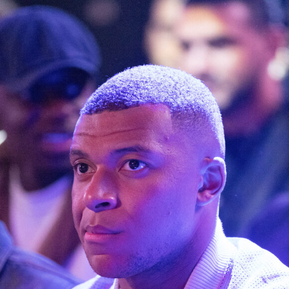 Kylian Mbappé - Célébrités assistent à la victoire spectaculaire de Cédric Doumbé face à Jordan Zembo par ko en moins de dix secondes pour ses débuts dans la ligue américaine "PFL" au Zénith Paris La Villette le 1er octobre 2023. 