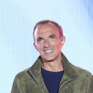 Exclusif - Nikos Aliagas - Enregistrement de l'émission "Tous avec les bleus, le concert événement", diffusée en direct sur TF1 le 12 octobre 2023, au Village Rugby, place de la Concorde, à Paris En direct du Village Rugby, un concert pour fêter l'entrée du XV de France dans les quarts de finale de la plus prestigieuse compétition de Rugby. © Cyril Moreau-Veeren / Bestimage 