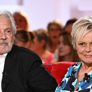 Exclusif - Pierre Arditi et Muriel Robin - Enregistrement de l'émission "Vivement dimanche" au studio Gabriel, présentée par M.Drucker, diffusée sur France 3 le 17 septembre 2023. © Guillaume Gaffiot / Bestimage 