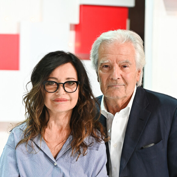 Evelyne Bouix et Pierre Arditi - Enregistrement de l'émission "Vivement Dimanche prochain" présentée par M.Drucker et diffusée le 19 septembre 2021 sur France 2. Le 11 septembre 2021 © Guillaume Gaffiot / Bestimage 