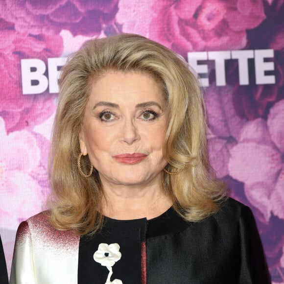 L'actrice n'avait pas apprécié les "mensonges" de l'article.
Catherine Deneuve - Avant-première du film "Bernadette" au cinéma "UGC Normandie" à Paris. Le 13 septembre 2023 © Coadic Guirec / Bestimage 