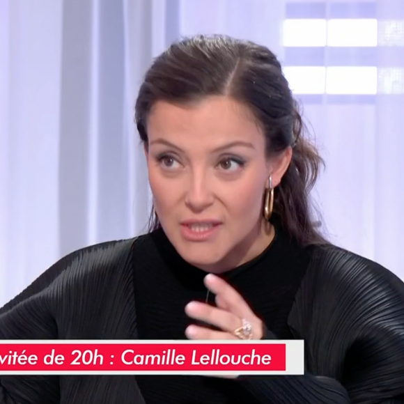 Camille Lellouche, invitée de l'émision "Clique", évoque le tremblement de terre au Maroc et sa fille avec qui elle était en danger.