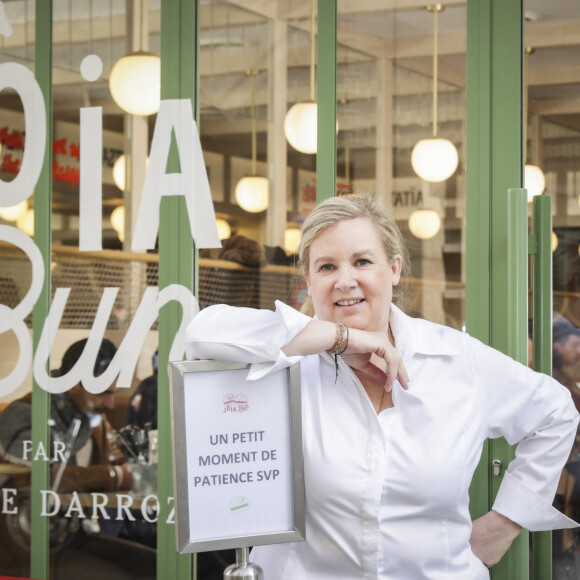 La cheffe étoilée Hélène Darroze vient d'ouvrir un nouveau restaurant bistronomique dédiée aux burgers haut de gamme "Jòia Bun" au 16 de la rue Michodière dans le 2ème arrondissement de Paris, France, le 16 mars 2023. © Jack Tribeca/Bestimage