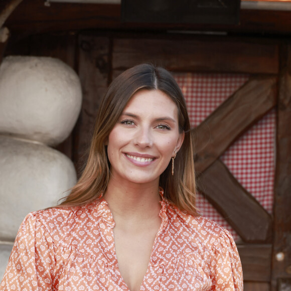 Camille Cerf (Miss France 2015) lors de l'opération "L'été gaulois fait son grand retour au Parc Astérix" à Plailly le 8 juillet 2022. © Christophe Aubert via Bestimage