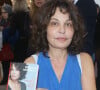 Isabelle Mergault a pour rappel également joué au cinéma à plusieurs reprises.
Isabelle Mergault lors de la 37ème édition du Salon du livre au parc des expositions, à la porte de Versailles, à Paris, France, le 26 mars 2017. © CVS/Bestimage 