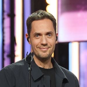 Grand Corps Malade (Fabien Marsaud) - Les personnalités se mobilisent lors de la 37ème édition du Téléthon sur le plateau de France 2, avec pour parrain Vianney. Le 8 décembre 2023. © Coadic Guirec / Bestimage  