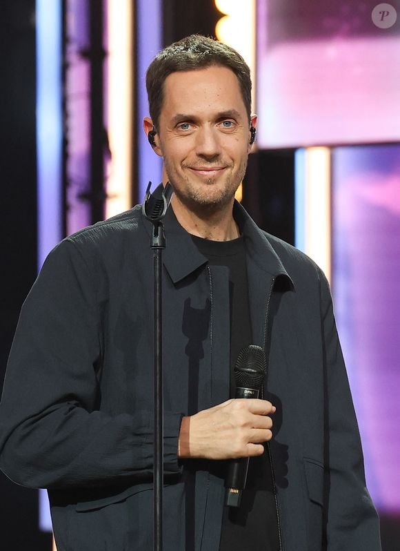 Grand Corps Malade (Fabien Marsaud) - Les personnalités se mobilisent lors de la 37ème édition du Téléthon sur le plateau de France 2, avec pour parrain Vianney. Le 8 décembre 2023. © Coadic Guirec / Bestimage  