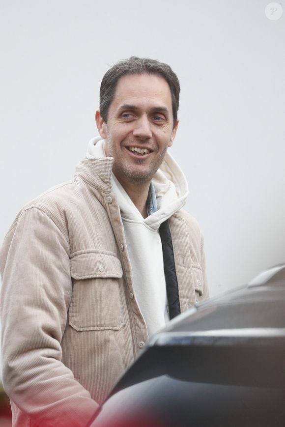 Semi-exclusif - Grand Corps Malade (Fabien Marsaud) - Arrivées à l'enregistrement de l'émission "Vivement Dimanche" présentée par M. Drucker et qui sera diffusée le 3 décembre 2023 sur France 3 au Studio Gabriel à Paris, France, le 15 novembre 2023. © Christophe Clovis/Bestimage  No Web pour la Belgique et ka Suisse 