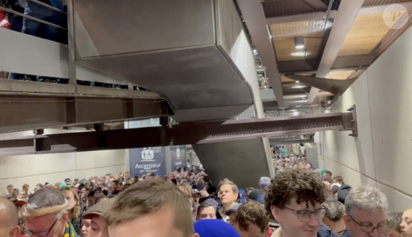 Une vidéo d'un journaliste anglais sur la station de RER du Stade de France, après la demi-finale de la Coupe du monde de rugby inquiète sur Twitter
