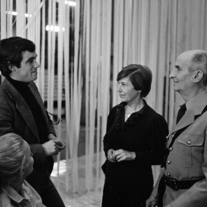 En France, à Paris, sur le plateau Les Rendez-vous du dimanche, Bernard Hinault, Jeanne de Funès et son mari Louis de Funès le 5 février 1979.
