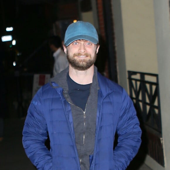 Daniel Radcliffe et sa compagne Erin Darke se promènent à New York, le 30 avril 2022. 