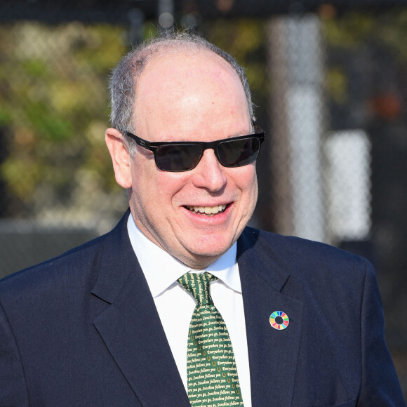 Travaillant ainsi main dans la main avec son père.
Le prince Albert II de Monaco et son cousin, John B Kelly III, président américain de la Fondation Prince Albert II, lors de la cérémonie de plantation d'arbres Golden Shovel au Williams Moore Reed Memorial Park de Philadelphie, États-Unis, le 26 octobre. 2023 © Ricky Fitchett/Zuma Press/Bestimage 
