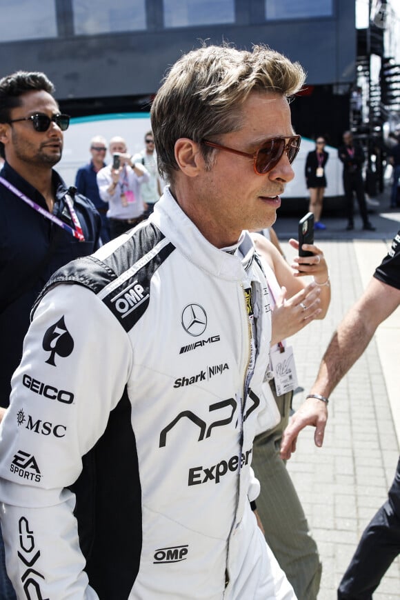 Brad Pitt tourne des scènes de son prochain film, produit par Apple et Jerry Bruckheimer, lors du Grand Prix de Formule 1 de Grande-Bretagne le 9 juillet 2023. © Dppi / Panoramic / Bestimage 