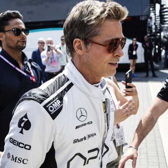 Brad Pitt tourne des scènes de son prochain film, produit par Apple et Jerry Bruckheimer, lors du Grand Prix de Formule 1 de Grande-Bretagne le 9 juillet 2023. © Dppi / Panoramic / Bestimage 