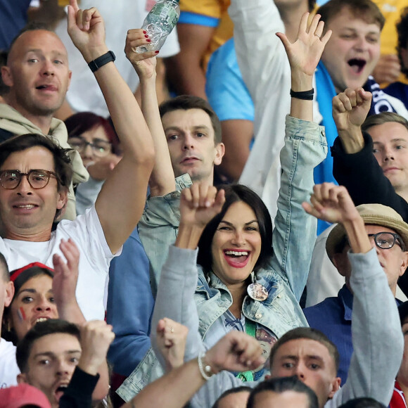 Helena Noguerra dans les tribunes lors du match de Poule A de la Coupe du Monde de Rugby France 2023 entre la France et l'Uruguay (27-12) au stade Pierre-Mauroy à Lille le 14 septembre 2023. © Cyril Moreau-Dominique Jacovides/Bestimage