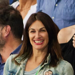 Elle se trouve dans "un petit village où le chant des oiseaux et d'un clocher se font entendre"
Helena Noguerra dans les tribunes lors du match de Poule A de la Coupe du Monde de Rugby France 2023 entre la France et l'Uruguay (27-12) au stade Pierre-Mauroy à Lille le 14 septembre 2023. © Cyril Moreau-Dominique Jacovides/Bestimage