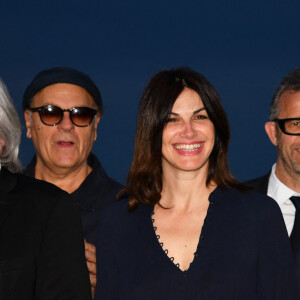 Exclusif - Daniel Benoin et sa femme Nathalie, Enki Bilal, Helena Noguerra et Fabien Galthié, Tchéky Karyo - Soirée exceptionnelle à l'occasion du 10ème anniversaire du théâtre Anthéa à Antibes le 5 avril 2023. En 9 saisons, Anthéa a su se faire un nom ! Entre créations originales et artistes en résidence, le théâtre est devenu le deuxième de France en terme de fréquentation, après la Comédie-Française. Pour marquer ce dixième anniversaire, une programmation exceptionnelle et des spectacles inédits seront à l'honneur. ©Philippe Brylak / Bestimage 