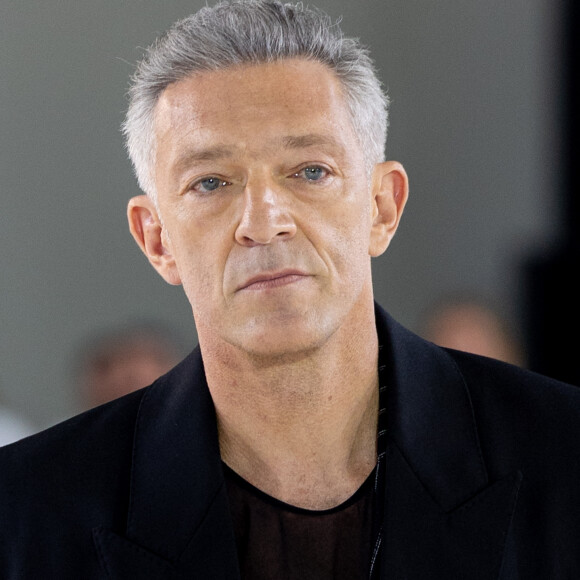 Son enfance a été révélée sur des clichés
Vincent Cassel - Défilé de mode Hommes printemps-été 2024 "AMI" lors de la fashion week de Paris. Le 22 juin 2023 © Olivier Borde / Bestimage 