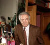 Il semble aimer les ambiances rustiques
Jean-Pierre Cassel chez lui à Montmartre Paris 1997 - Archive Portrait