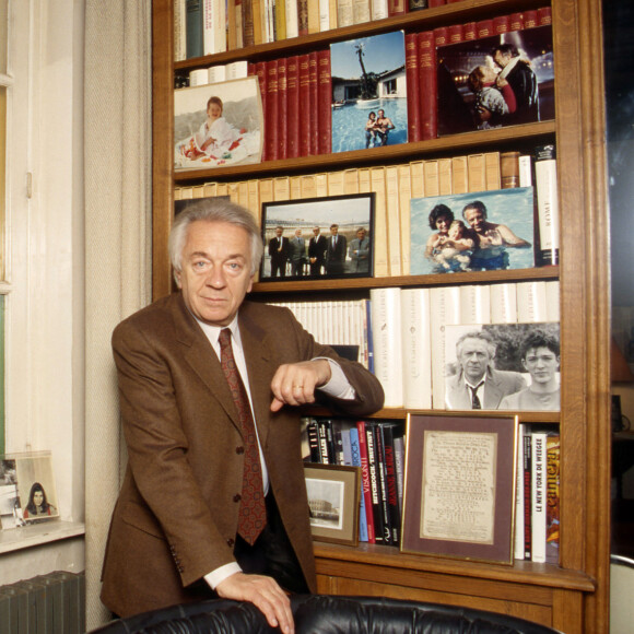 Jean-Pierre Cassel chez lui à Montmartre Paris 1997 - Archive Portrait