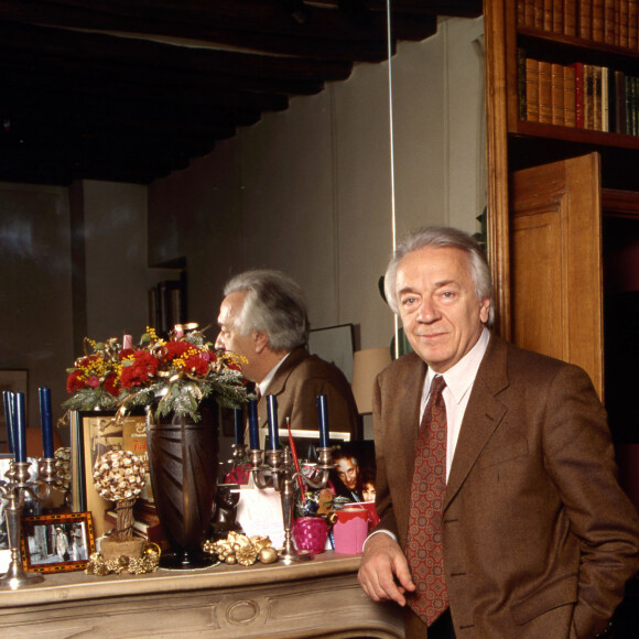 Jean-Pierre Cassel chez lui à Montmartre Paris 1997 - Archive Portrait