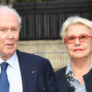 Philippe Bouvard et sa femme Colette ont fêté leurs 70 ans de mariage.
Exclusif - Philippe Bouvard et sa femme Colette - Arrivées à l'enregistrement de l'émission "Vivement Dimanche" au Studio Gabriel à Paris. Paris. © Giancarlo Gorassini / Bestimage 