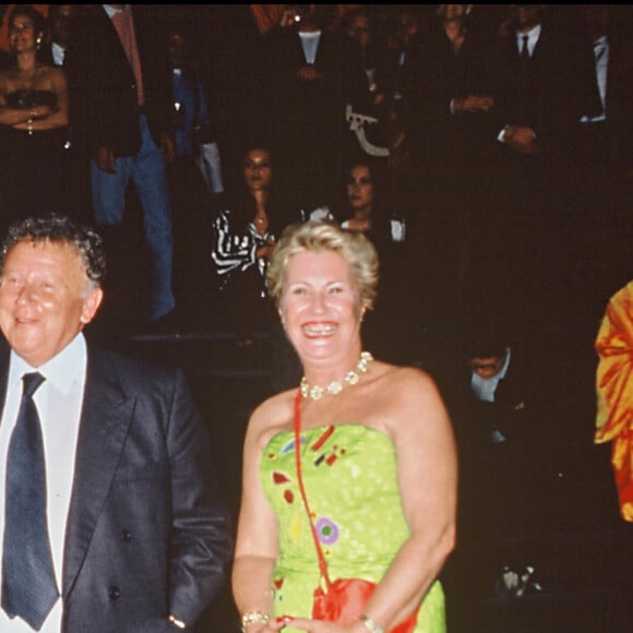 Philippe Bouvard avec sa femme Colette et leur petit-fils lors de l'anniversaire d'une de leurs filles en 1994