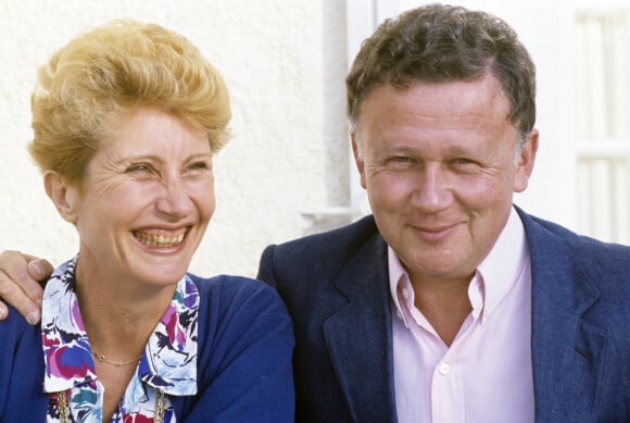 Et espèrent sans doute arriver à 80 ans de carrière ! 
En France, à Valbonne, Philippe Bouvard et sa femme Colette en décembre 1984.