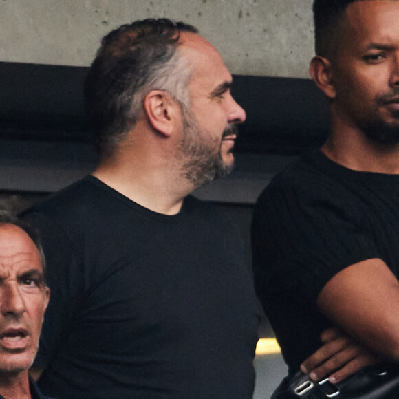 François-Xavier Demaison, Nikos Aliagas - Célébrités dans les tribunes du match de football entre la France et la Grèce au Stade de France dans le cadre des éliminatoires pour l'Euro 2024, le 19 juin 2023. © Cyril Moreau/Bestimage