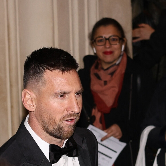 "Je suis pourtant fan de Messi", assure Adil Rami
 
Lionel Messi à la cérémonie du Ballon d'Or à Paris.