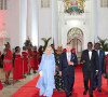Parti au Kenya, il a rappelé l'importance de ce pays dans sa famille.
Le roi Charles III d'Angleterre et Camilla Parker Bowles, reine consort d'Angleterre, reçus par le président du Kenya, le Dr William Ruto, à un banquet d'État à Nairobi, le 31 octobre 2023. Le couple royal britannique effectue un voyage officiel au Kenya de quatre jours. 
