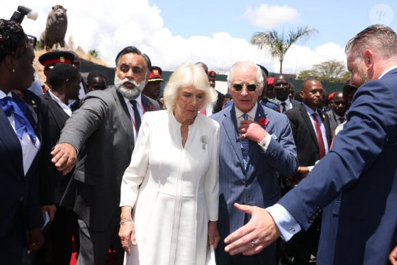 Le roi Charles III et la reine consort Camilla sont au Uhuru Gardens Memorial Park à Nairobi lors de leur visite d'état au Kenya le 31 octobre 2023. 