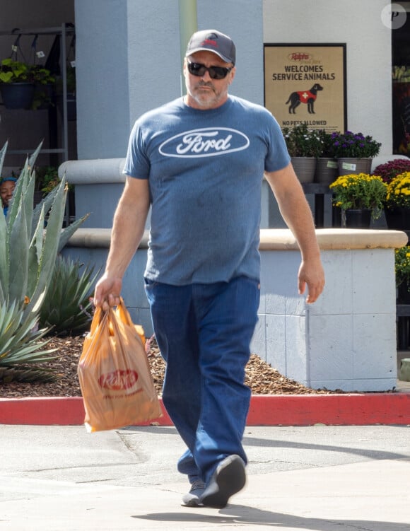 Quelques jours plus tard, Matt LeBlanc a été aperçu pour la première fois.
Exclusif - Matt LeBlanc ("Friends") fait des provisions au supermarché "Ralphs" à Los Angeles, le 12 septembre 2022.