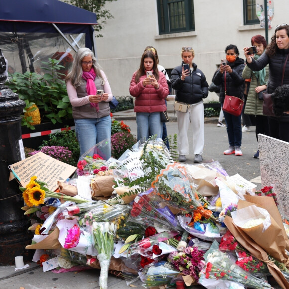Hommage à New York à Matthew Perry après sa mort.