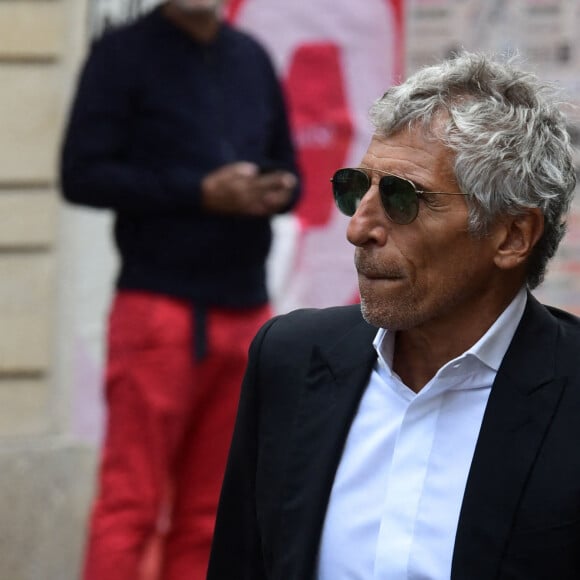 Nagui - Arrivées des célébrités aux obsèques de Jane Birkin en l'église Saint-Roch à Paris. Le 24 juillet 2023 © Jacovides-KD Niko / Bestimage 